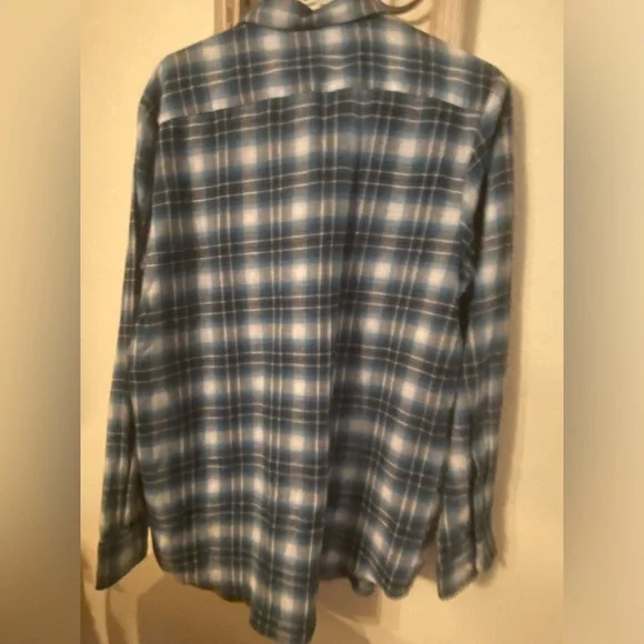 NWOT Men long sleeve shirt - Picture 2 of 4